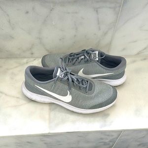 Men’s Nike sneakers